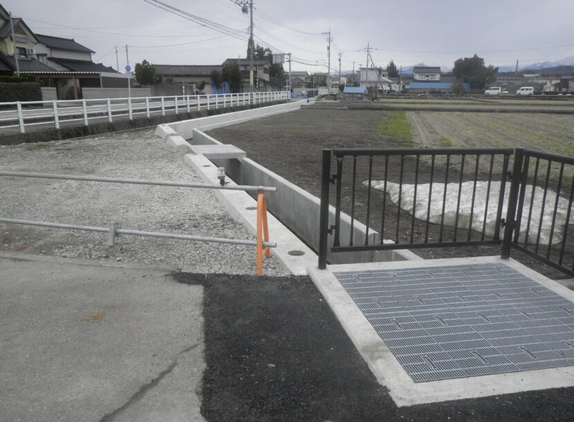 用水路及び集水桝、防護柵　新設